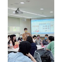 教心所20周年校友返校 -
各届别学长姊自我介绍