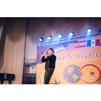 西语系系友张士堂情歌嗨唱