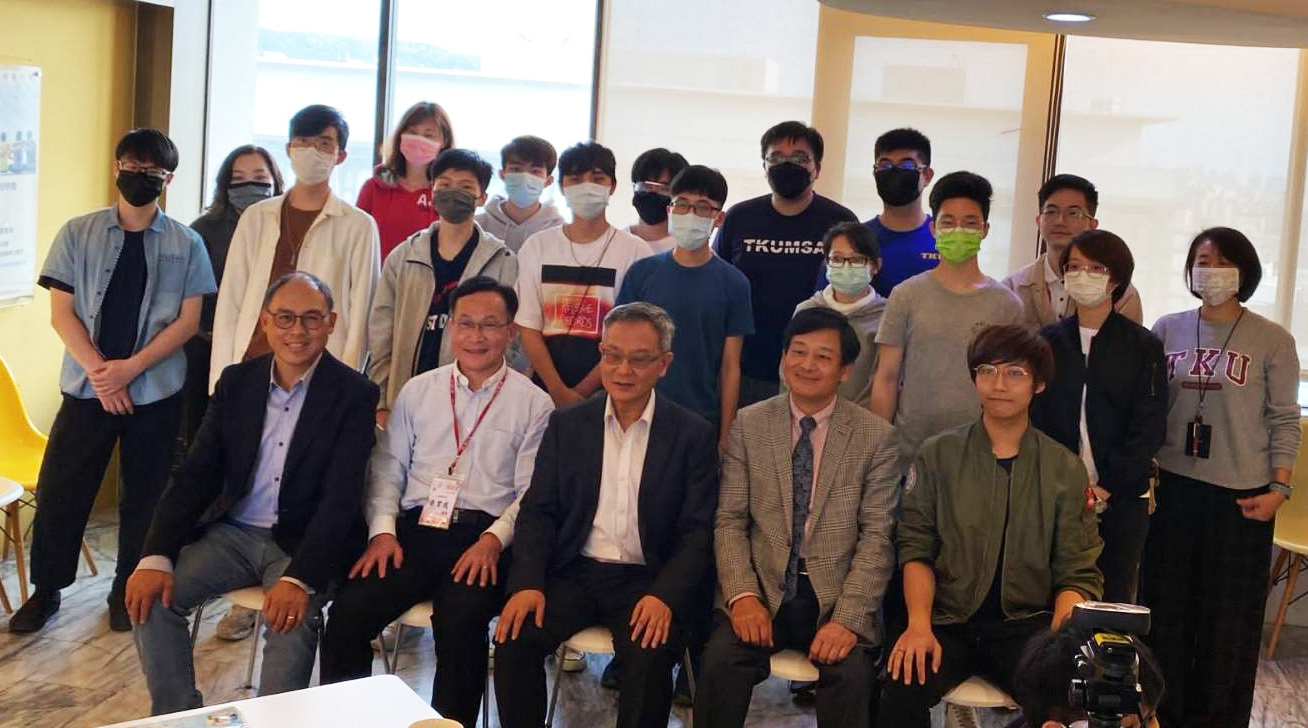 2-1-1__裁_香港校友会_职场三部曲_讲座_前排左起_张自强校友_麦业成副会长_王高成国际副校长_彭春阳执行长 2-1-1__裁_香港校友会_职场三部曲_讲座_前排左起_张自强校友_麦业成副会长_王高成国际副校长_彭春阳执行长