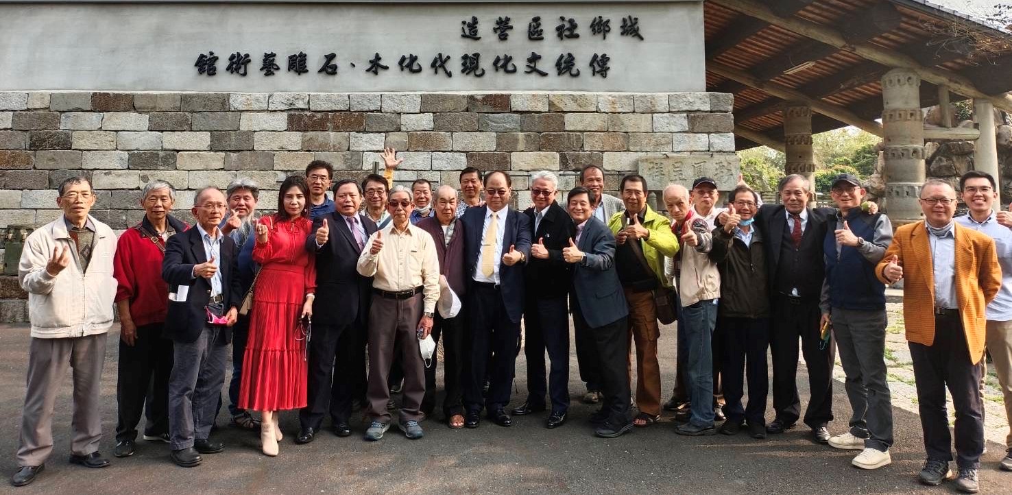 2-8-3_校友们会后参观传统石雕艺术馆 2-8-3_校友们会后参观传统石雕艺术馆