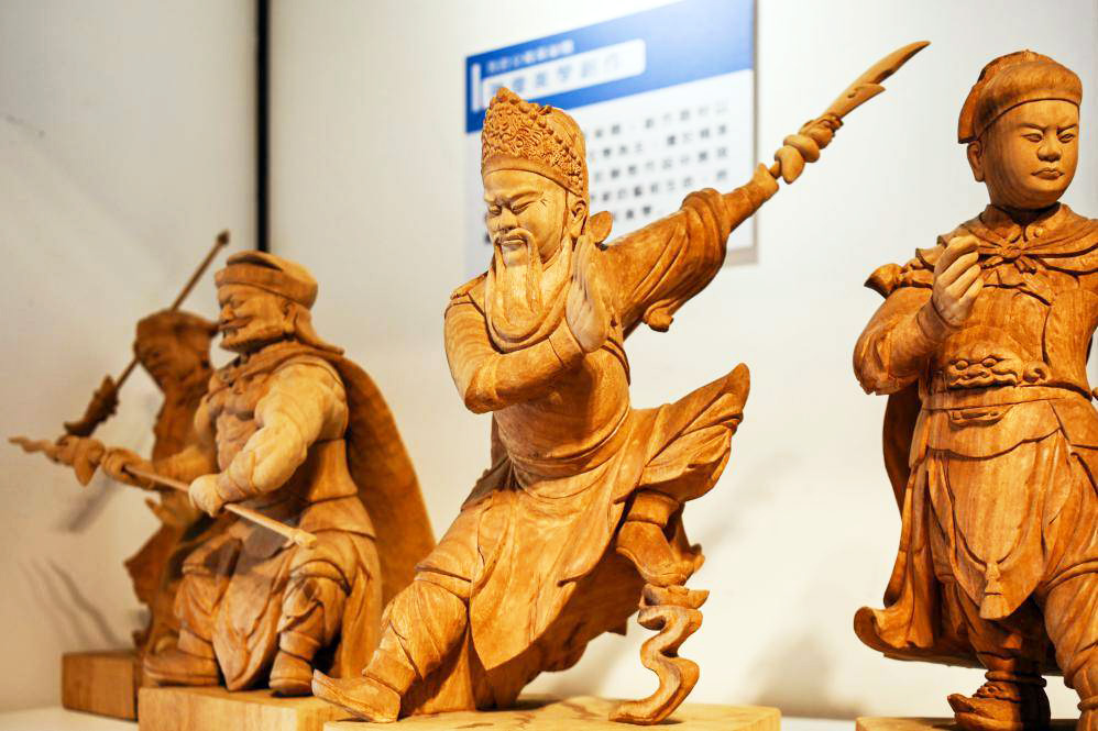 1-3-2_金鷹校友吳榮賜新作_刻劃武聖千秋 1-3-2_金鷹校友吳榮賜新作_刻劃武聖千秋