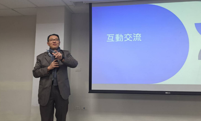 ◎資工系所校友會會長陳國彰主持互動交流 ◎資工系所校友會會長陳國彰主持互動交流