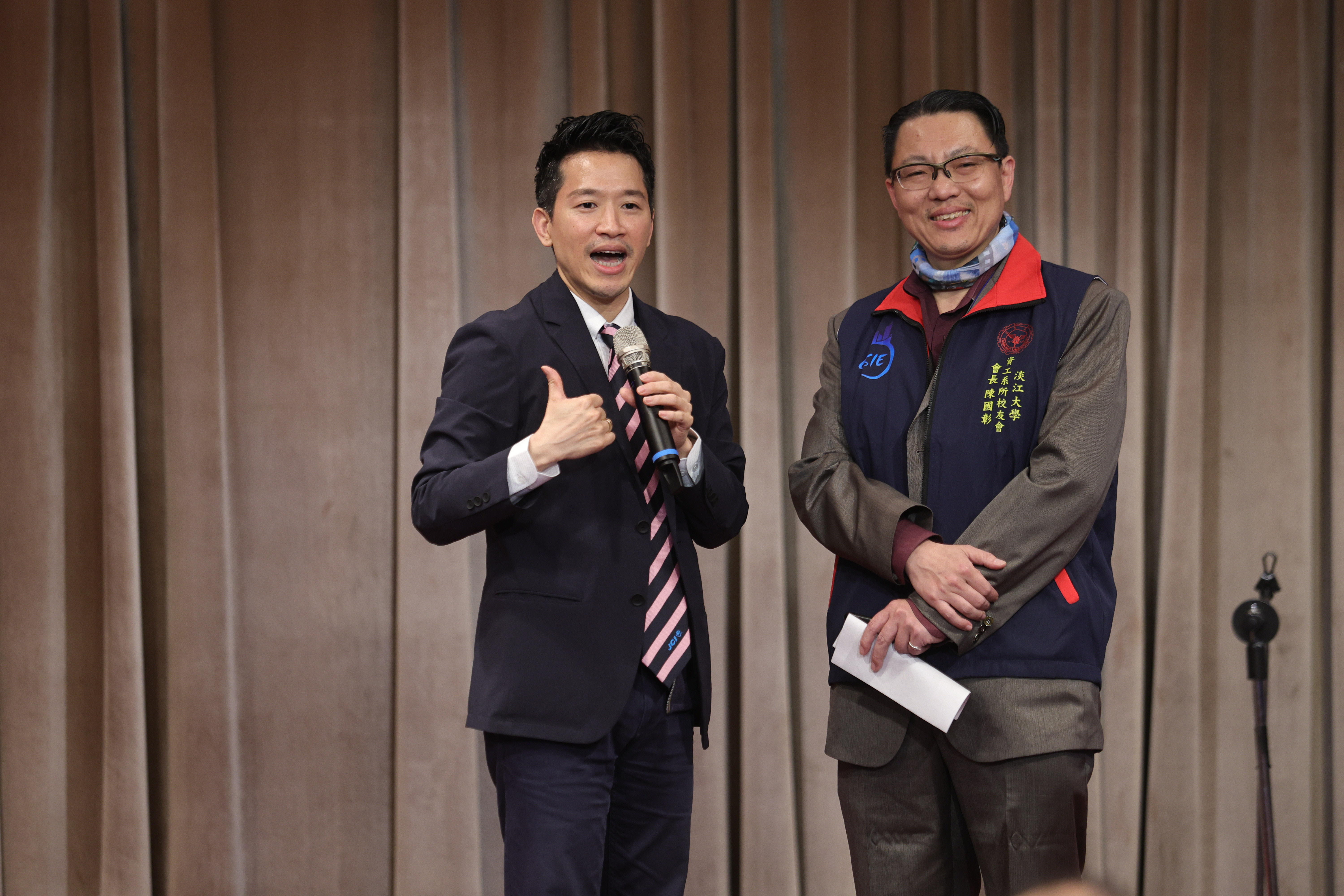 总统府副秘书长何志伟致词