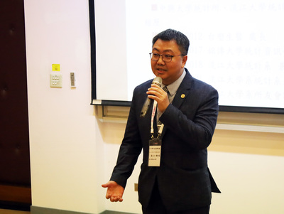 系所友会联合总会总会长苏志仁参加商管学院硕士在职专班开学典礼