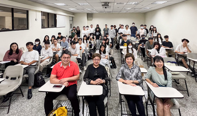 風保系校友黃秀玲勉勵新生 重視選擇和堅持